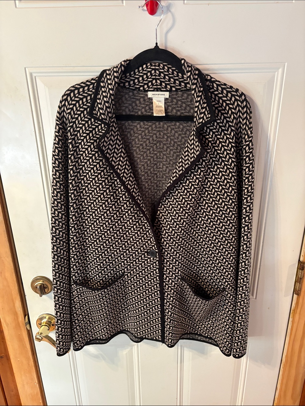 Max Studio Size Large Has Pockets Stretchy